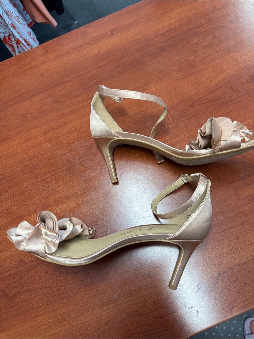 Chinese laundry heels size 9.5 // 060711